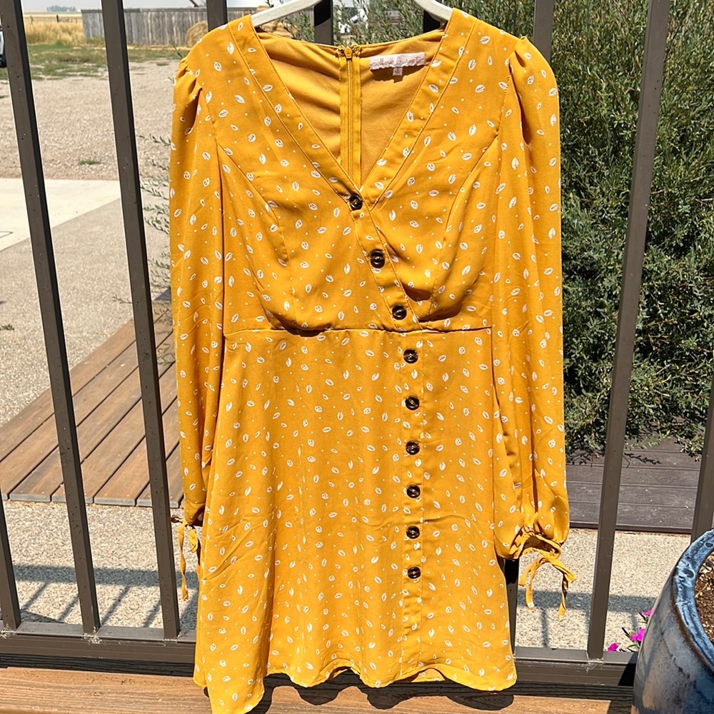 Willow & Root long sleeve dress.  Mustard print Size Small from The Buckle